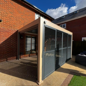 Modern Wood-Effect Aluminum Pergola – 13.1' x 9.8' Rectangular Structure for Commercial Projects